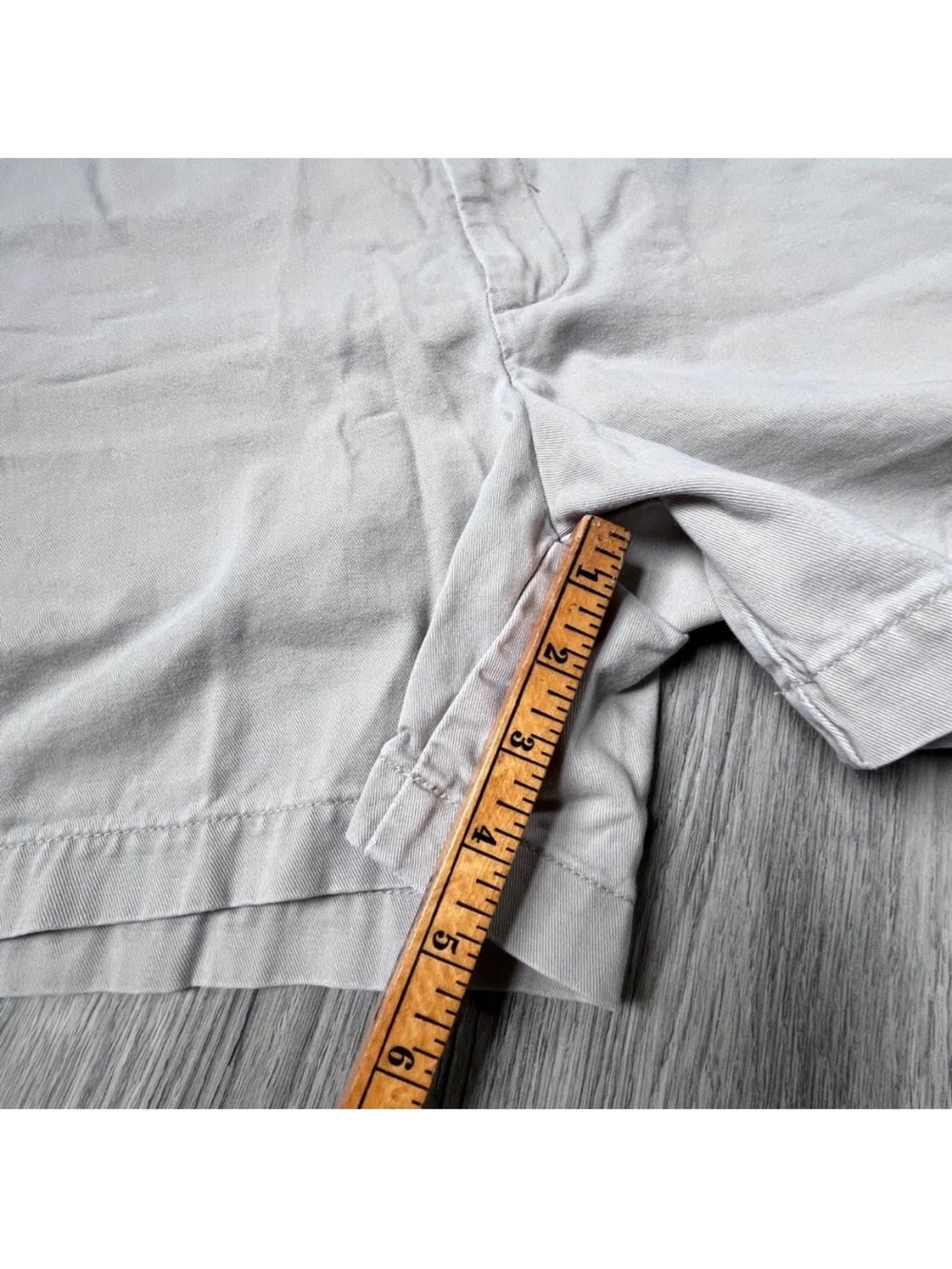 VINTAGE Polo Jeans Co Ralph
Lauren Flat Front Shorts
womens 12 Beige 5" Inseam - Picture 3 of 7